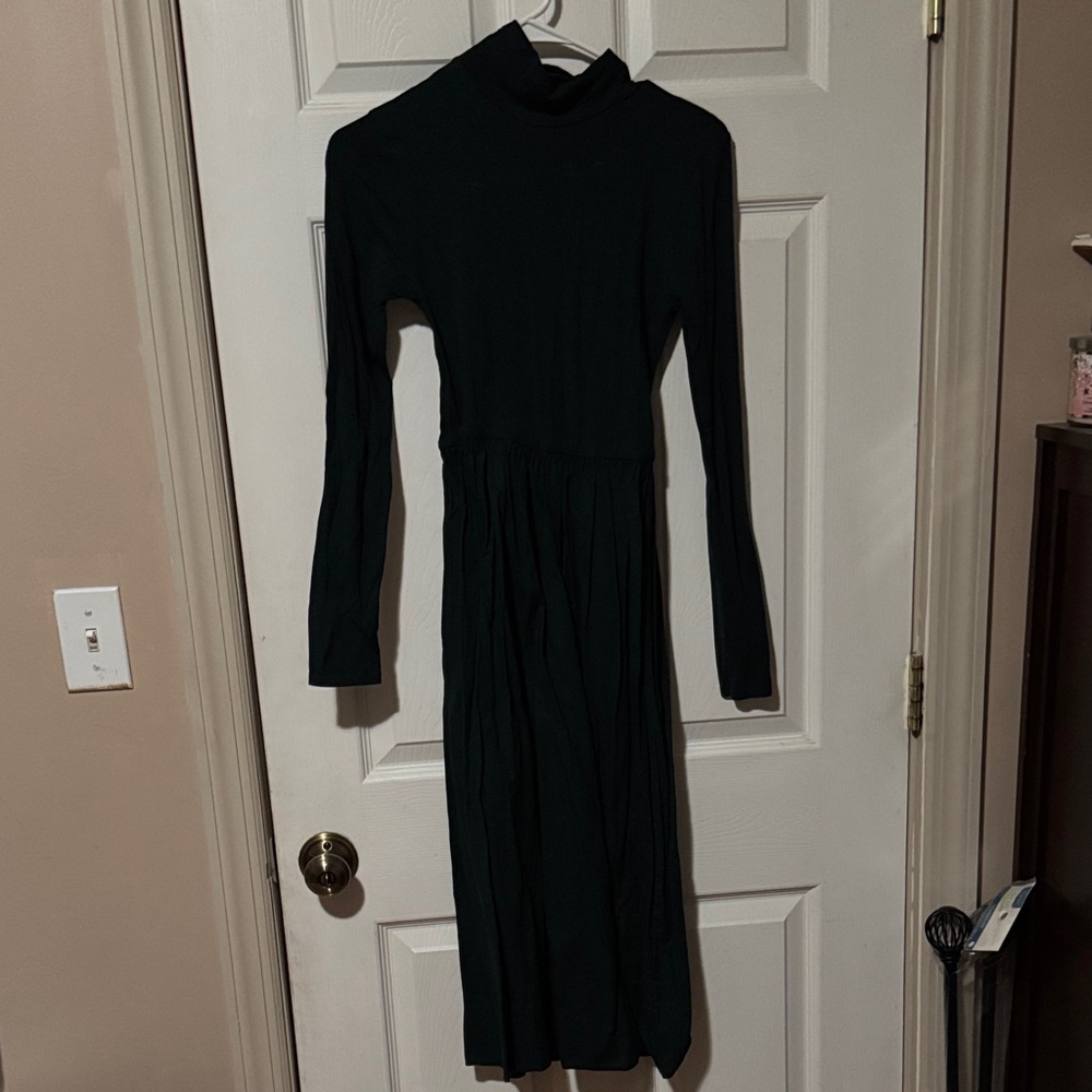 Zara Dark green Long-Sleeve Midi Dress